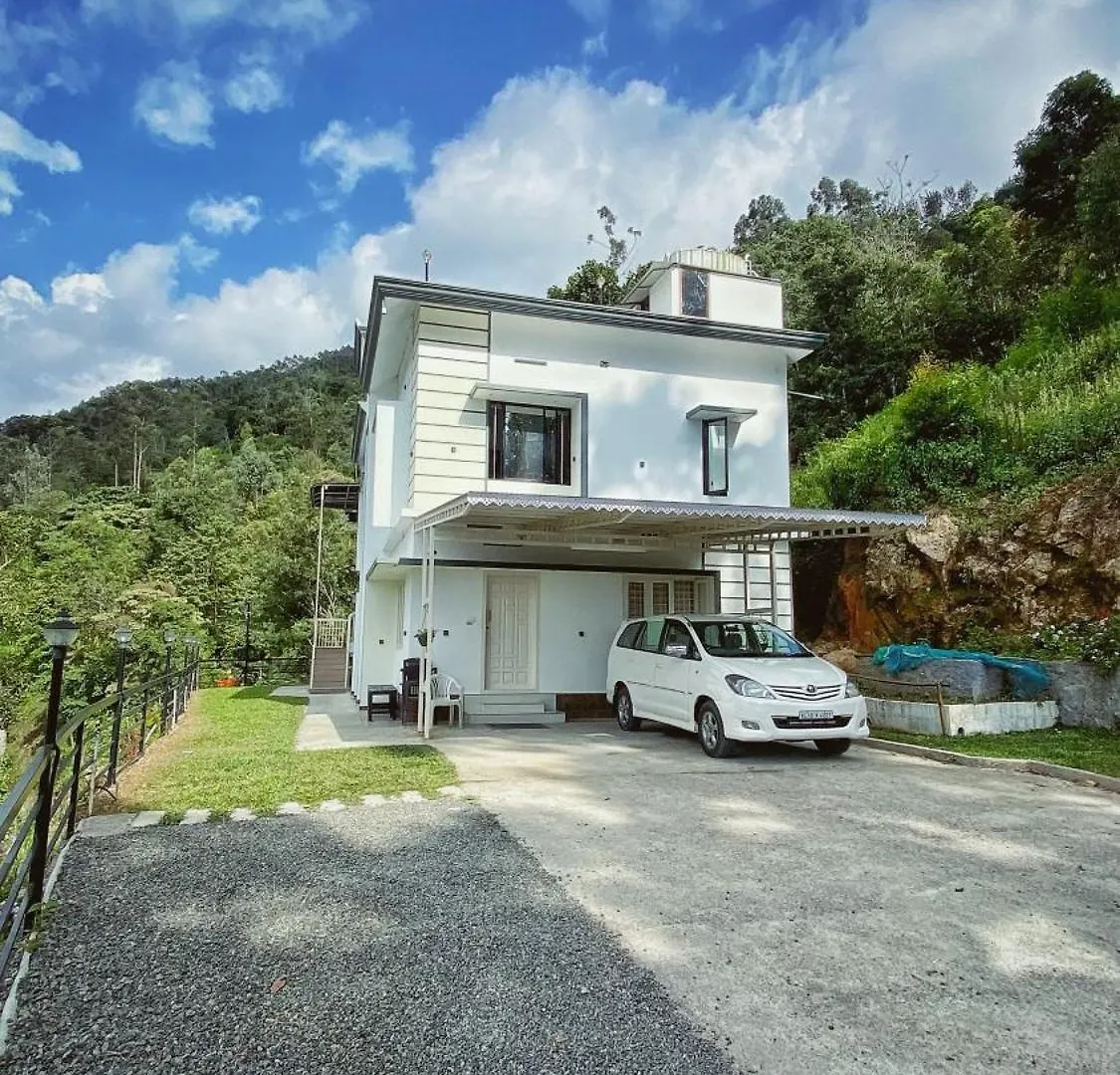 Lush Green-Homestay Pooppara Homestay